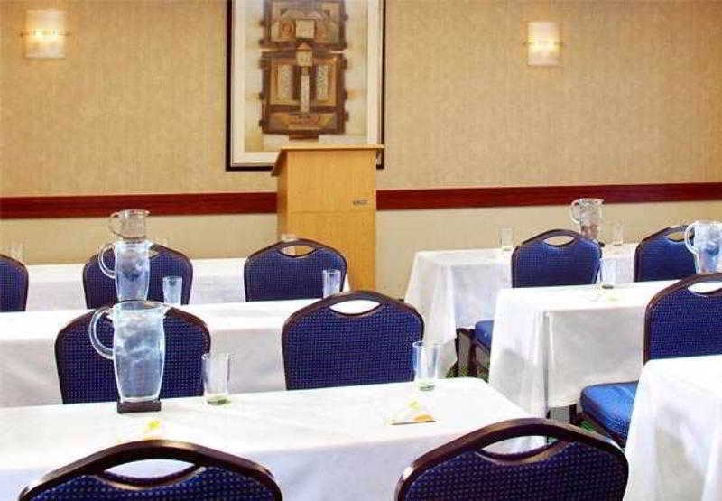 Courtyard By Marriott Phoenix